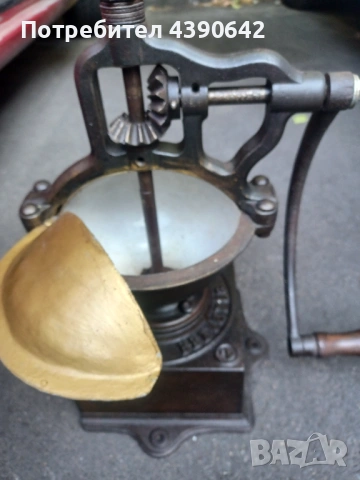 Голяма стара кафемелачка Пежо А2, висока около 40 см, снимка 2 - Други - 53405379