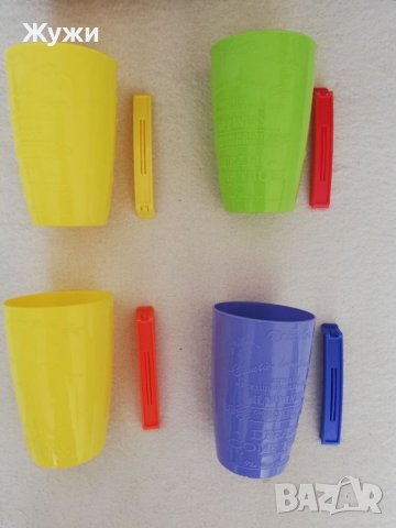 НОВИ пластмасови чаши и щипка за плик 