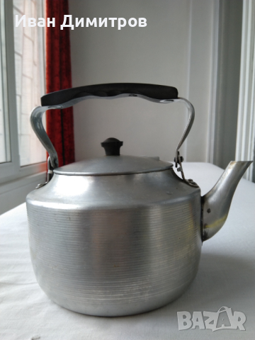 Алуминиев чайник Красной въйбожец