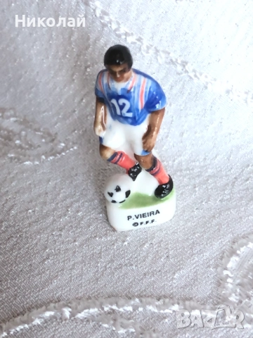 Колекционерски порцеланови фигурки Зидан и Виейра / Zinedine Zidane and Patrick Vieira mini figures , снимка 12 - Колекции - 51954544