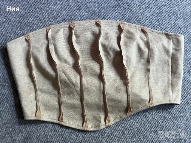 Дамски потник с връзки на гърба