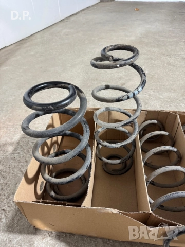 Продавам оригинални пружини за Ауди А4 Б8 седан, снимка 2 - Части - 51722253