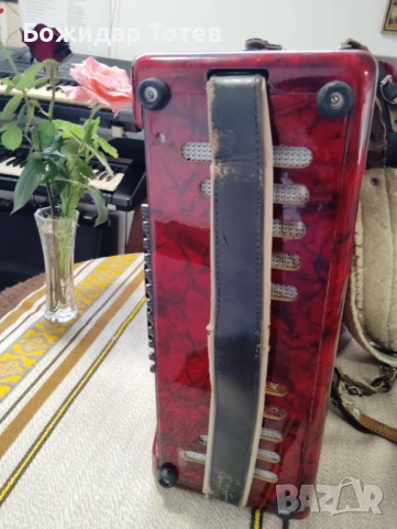 Продавам акордеон Велтмайстер-Стела 60 баса, снимка 5 - Акордеони - 50747824