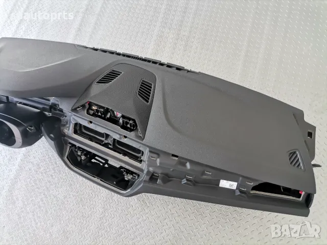 Ново Табло BMW 5 G30 G31 G38 Lci без HUD Черно гума, снимка 3 - Части - 50307535