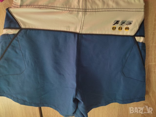 Дамски шорти Roxy, снимка 2 - Къси панталони и бермуди - 41406140