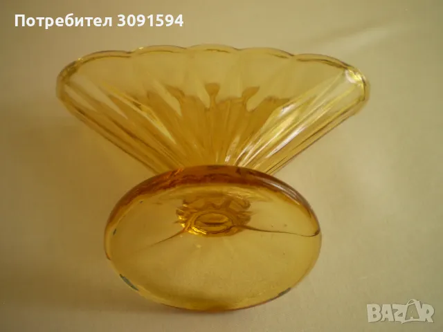 Ваза салфетник красива и трудна за намиране форма  цвят карамел, снимка 3 - Антикварни и старинни предмети - 50078456