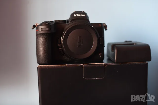 Нов Фотоапарат Nikon Z5 - тяло, снимка 2 - Фотоапарати - 55939705