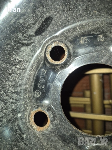 Патерица 18 за джип, снимка 2 - Гуми и джанти - 53476891