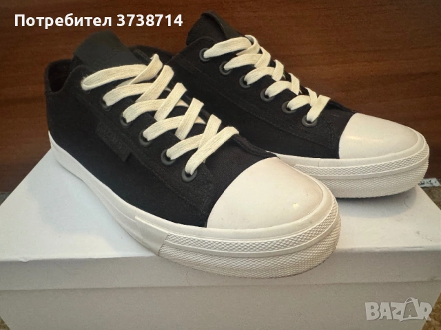 GUESS, снимка 3 - Кецове - 53653616