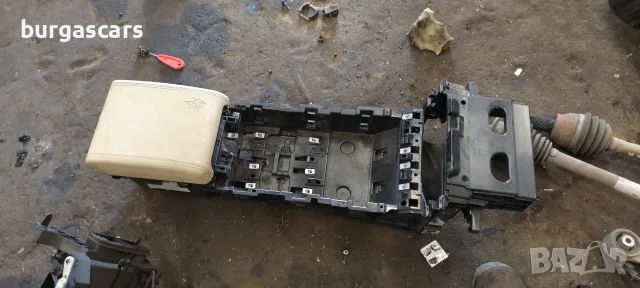 Подлакътник Jaguar XF 2.7D-207к.с. 2008г