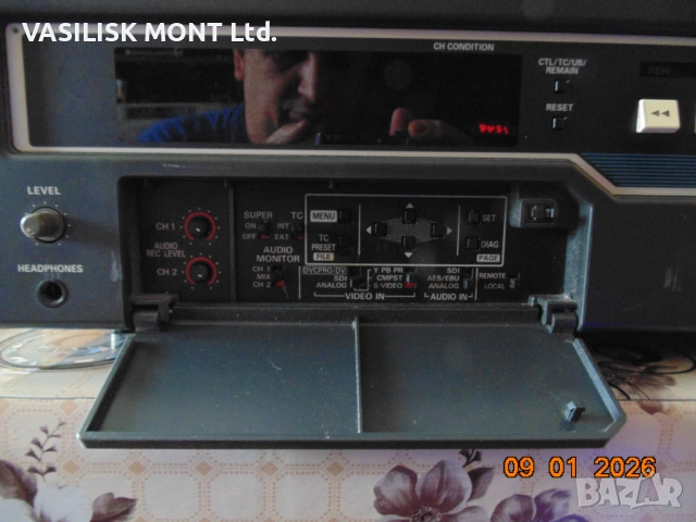 Видеорекордер Panasonic DVC pro AJ-D455, снимка 4 - Плейъри, домашно кино, прожектори - 53045615