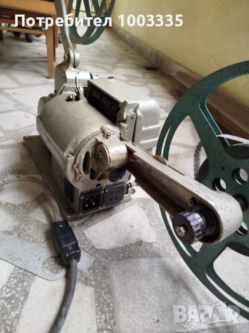 Кинопрожекционен апарат Славянка , снимка 5 - Антикварни и старинни предмети - 51375823