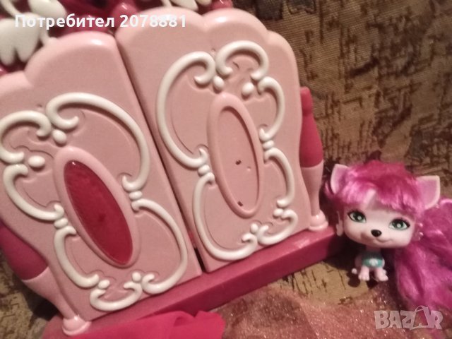 Тоалетка за Барби и играчка, снимка 1 - Кукли - 42088404