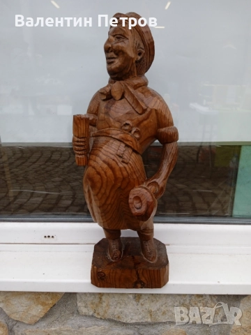 Немска дървена статуетка