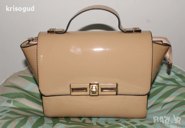 Красива бежова дамска чанта, изкуствена кожа, снимка 5 - Чанти - 51284763