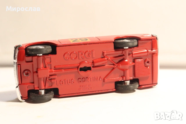 1:43  CORGI LOTUS CORTINA КОЛИЧКА ИГРАЧКА МОДЕЛ, снимка 6 - Колекции - 53772093