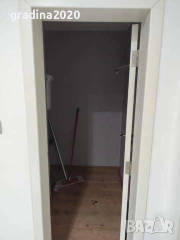 🏠  Давам под наем  3-стаен апартамент – 100 кв.м с голям хол, килер, таванска стая, маза и 2 дворни, снимка 14 - Разсади - 52756175