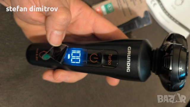 Мъжки тример, Grundig, Proclub MS 9130, сензор за грижа за брадата, черен мат/червен, комплект, снимка 8 - Аксесоари за коса - 52268469