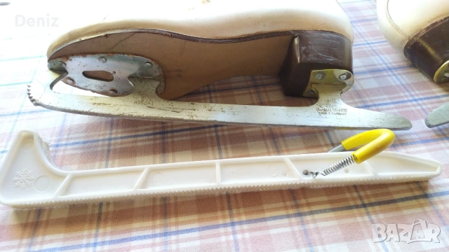 Оригинални ретро кънки за лед — Adidas, снимка 14 - Зимни спортове - 53633495