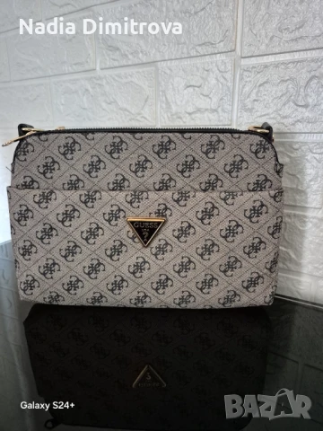 Дамска чанта GUESS 