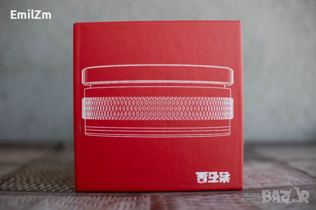 Ръчнфокусен обектив Rockstar 27 mm f/2.8 за Sony E-Mount, снимка 2 - Обективи и филтри - 52414351