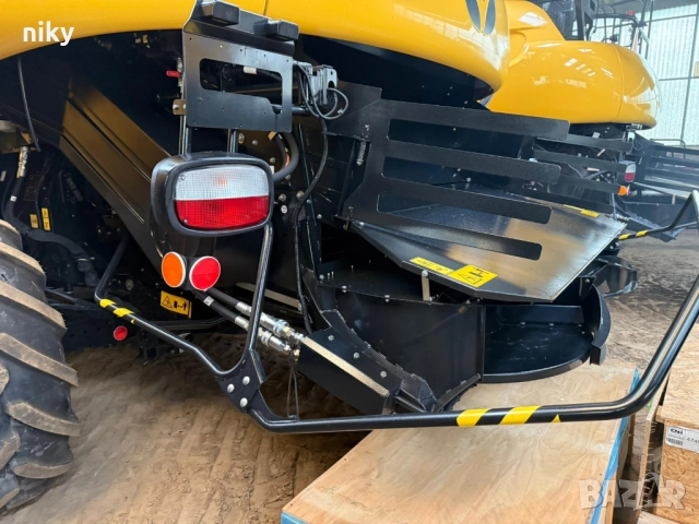 Комбайн New Holland CR10.90, снимка 9 - Селскостопанска техника - 52918865