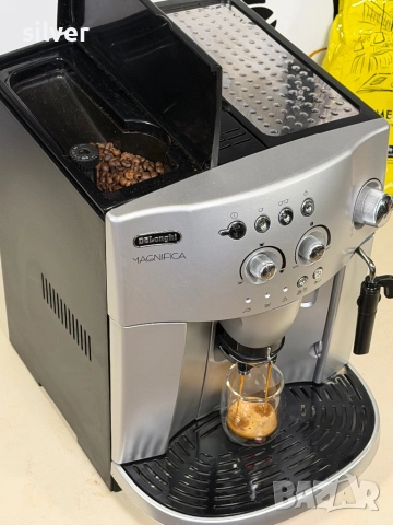Кафемашина кафе автомат delonghi magnifica с гаранция, снимка 2 - Кафемашини - 52755098