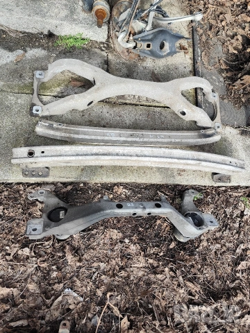 Основа задна броня -Греди заден мост Audi q7-2008г-3.0d-233кс, снимка 3 - Части - 53603789