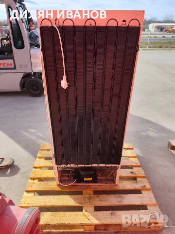 Вертикален фризер Frigidaire , снимка 4 - Фризери - 53574649