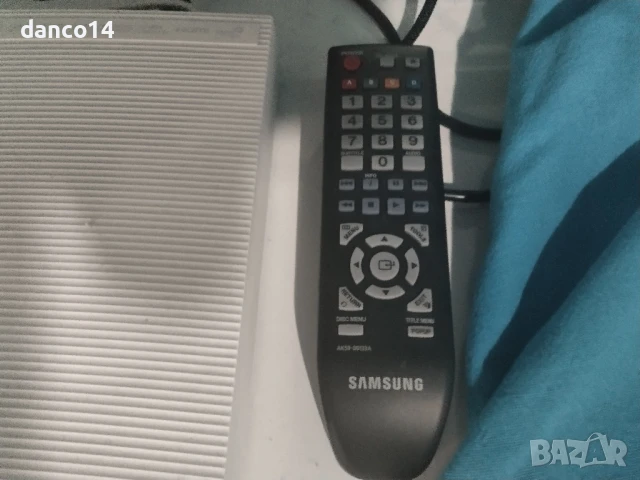 страхотен отвсякъде блу рей плеър на Самсунг оригинал-нов внос , снимка 4 - Плейъри, домашно кино, прожектори - 51415758