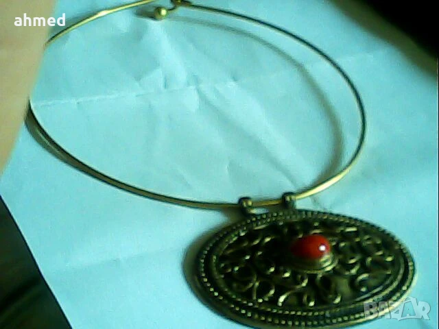 красиво позлатано колие 4окер