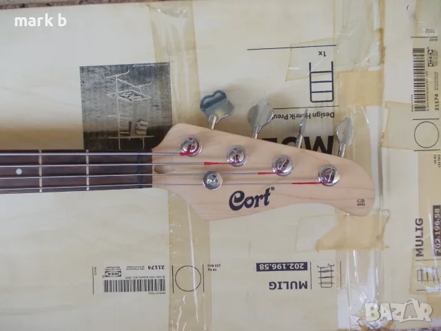 Бас китара CORT GB34A, снимка 3 - Китари - 55707960