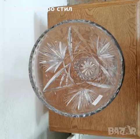 Голяма, масивна кристална ваза. Стилна, изчистена визия. Тежък и масивен кристал., снимка 3 - Други стоки за дома - 47876429
