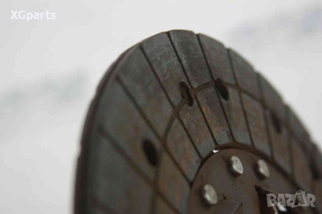  Феродов диск за Toyota Corolla E12 2.0d4d 90к.с. (2001-2007), снимка 2 - Части - 41465068