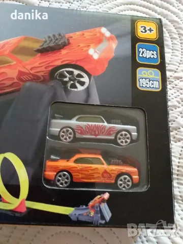 Писта с лупинг , изстрелвач и две метални коли, снимка 3 - Коли, камиони, мотори, писти - 49694190