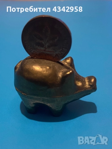 1983 г. Pfennig монета върху фигурка на прасе.Бронз.