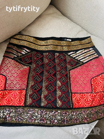 Къса пола с паети S