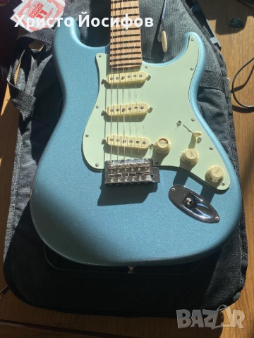 Китара - Fender Deluxe Roadhouse Stratocaster PF Mystic Blue, снимка 3 - Китари - 53055550