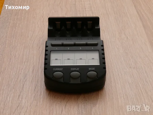 Зарядно за батерии  LaCrosse BC-700- за ЧАСТИ