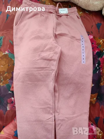 Дамски спортен екип , снимка 2 - Спортни екипи - 47725652