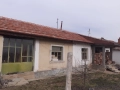 Продавам къща с двор в село Старосел, снимка 1