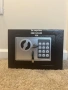 Продавам електронни сейфове с кодова клавиатура. С възможност за монтаж на стената, снимка 3