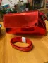 Дамска червена лачена чанта, снимка 3
