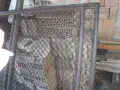 Продавам 2 бр оградни врати и колове за паркоместо в имот, снимка 6