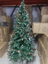 Изкуствена коледна елха декорирана с шишарки и горски плодове, зелена,, снимка 10