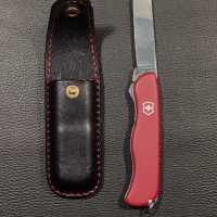 Кожен калъф за сгъваем нож Victorinox, ръчна изработка , снимка 3 - Ножове - 44822823