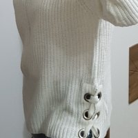 Дамски пуловер., снимка 1 - Блузи с дълъг ръкав и пуловери - 38881922