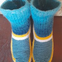 Ръчно плетени дамски терлици, снимка 8 - Дамски чорапи - 42127574