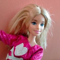 Колекционерска кукла Barbie Fashionistas Барби GRB59 , снимка 10 - Колекции - 40620427