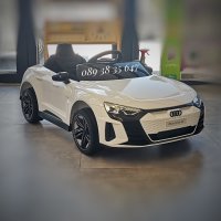 ТОП ЦЕНА!НОВО!Акумулаторна кола AUDI RS E-tron GT с меки гуми,12V батерия, снимка 3 - Детски велосипеди, триколки и коли - 39206483